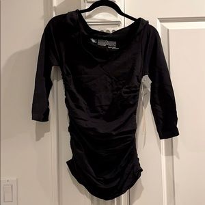 Ingrid & Isabel maternity mid sleeve scoop neck